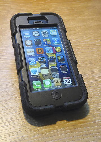 OtterBox Armor iPhone 5 Case Review: Waterproof, Rugged and Amazing