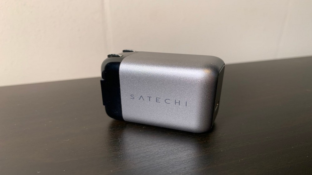 Satechi 30W wall charger with prongs folded