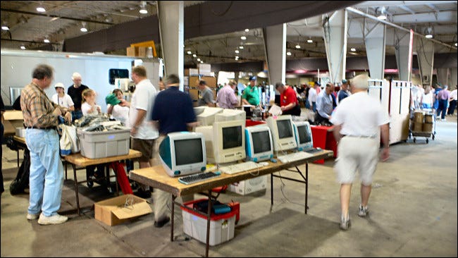 A photo of a hamfest in 2006 by Benj Edwards.